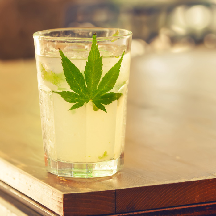 Jak sprawić, żeby napar z młodych liści i kwiatów konopi działał jeszcze skuteczniej?